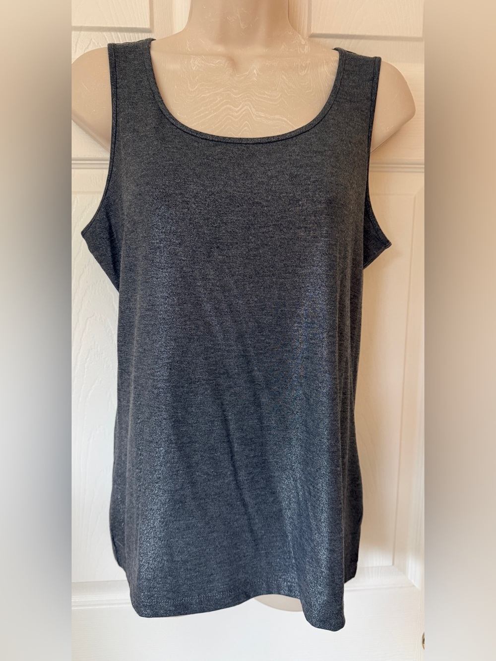 🔥Liz Claiborne Light Silver Gray Tank Top with Metallic Shimmer M VTG *Like New*